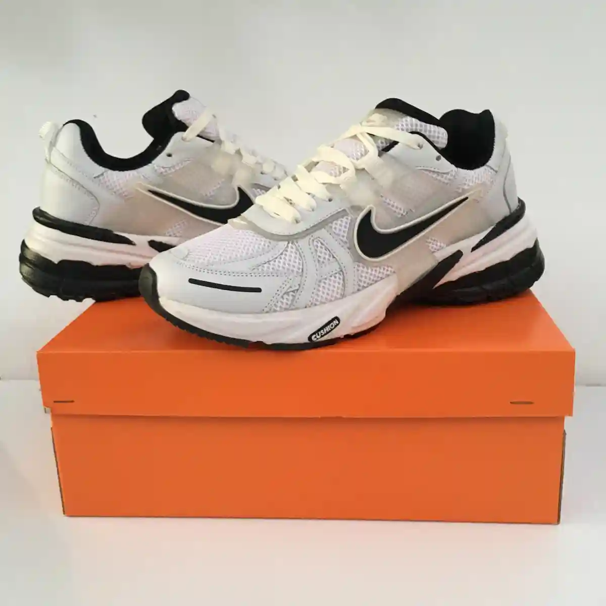 کتونی NIKE V2K سفید مشکی